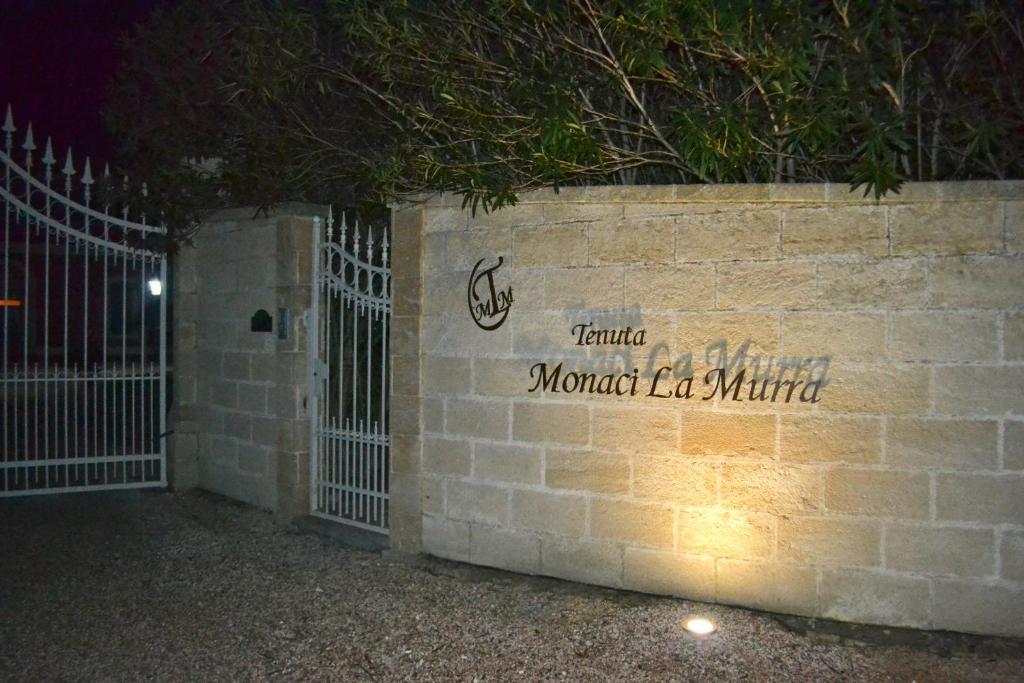 Tenuta Monaci La Murra 카르미아노 외부 사진